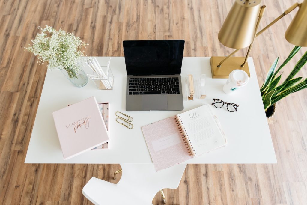 Macbook bureau copywriting